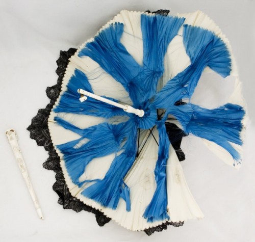 Damaged silk, ivory, brass and steel Chinese 19th century parasol Silk and Ivory Parasol